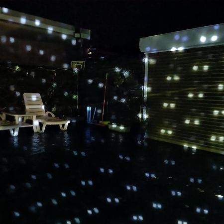 Big Fireplace Aga Hot Tub Wet Room Barn Garage ラネリー エクステリア 写真