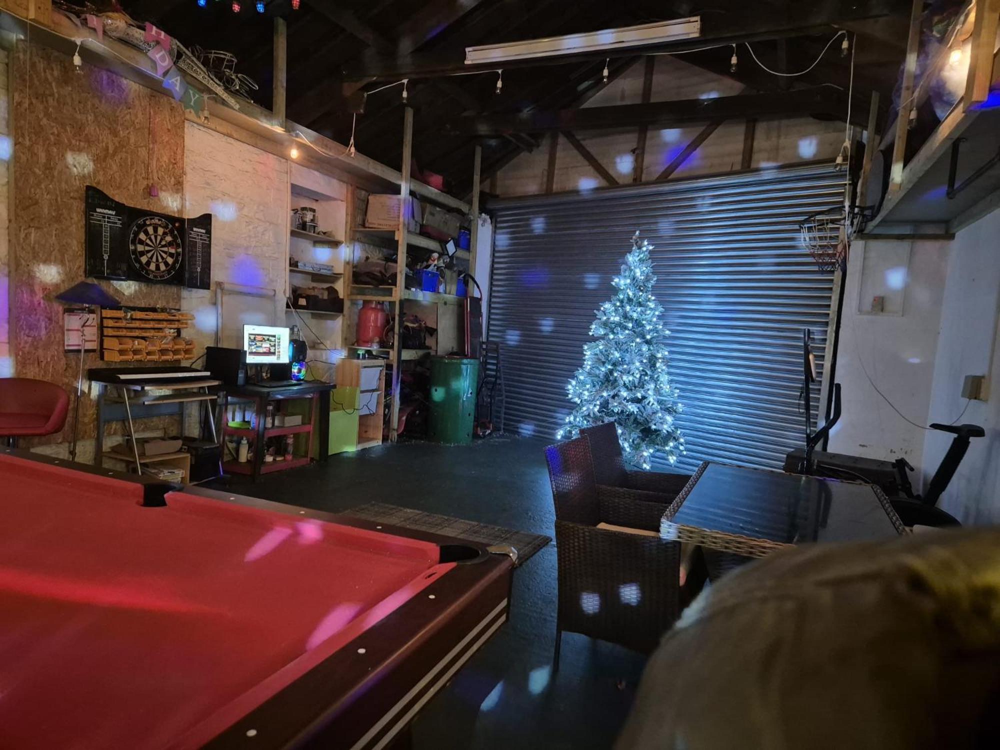 Big Fireplace Aga Hot Tub Wet Room Barn Garage ラネリー エクステリア 写真
